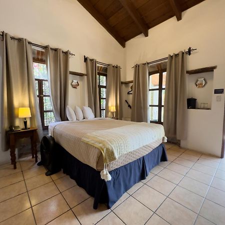Hotel Cacique Real Antigua Extérieur photo